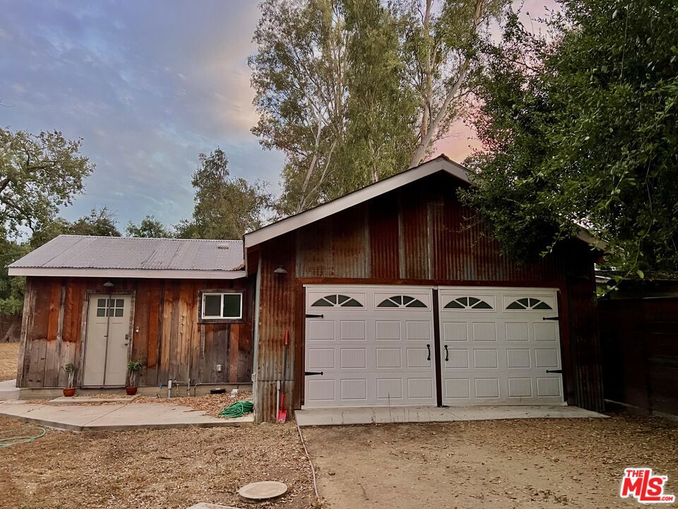 305 S Ventura Street