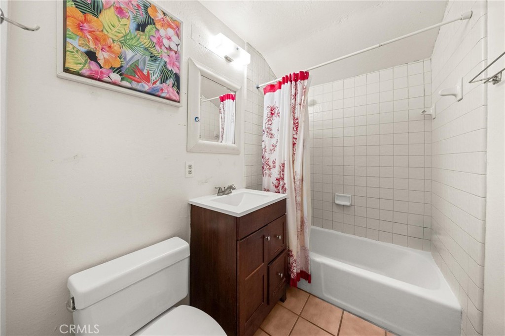 2215 Oak Park Lane