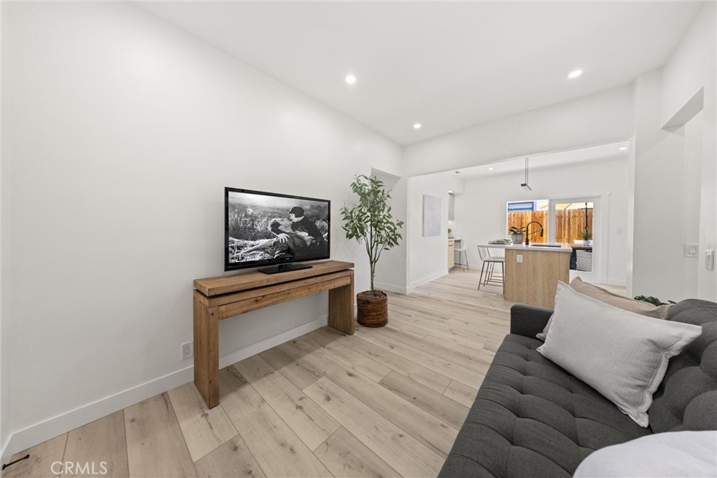 334 W Mission Street