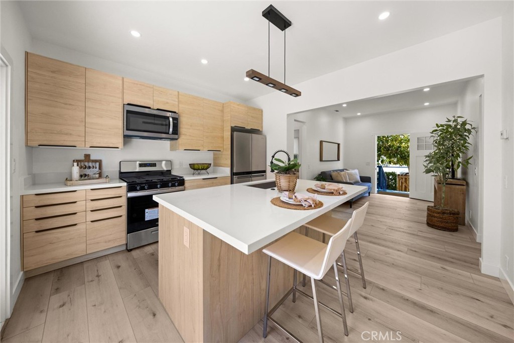 334 W Mission Street