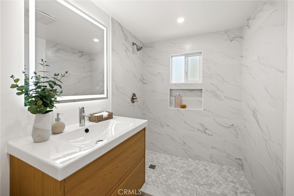 334 W Mission Street