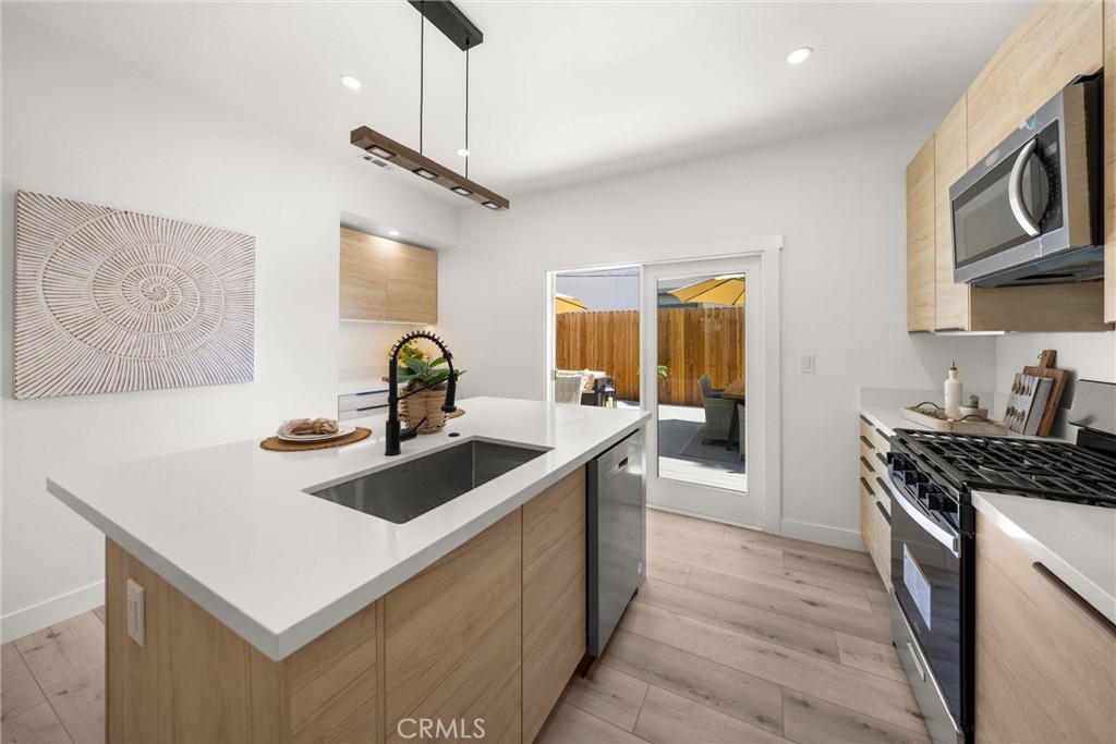 334 W Mission Street