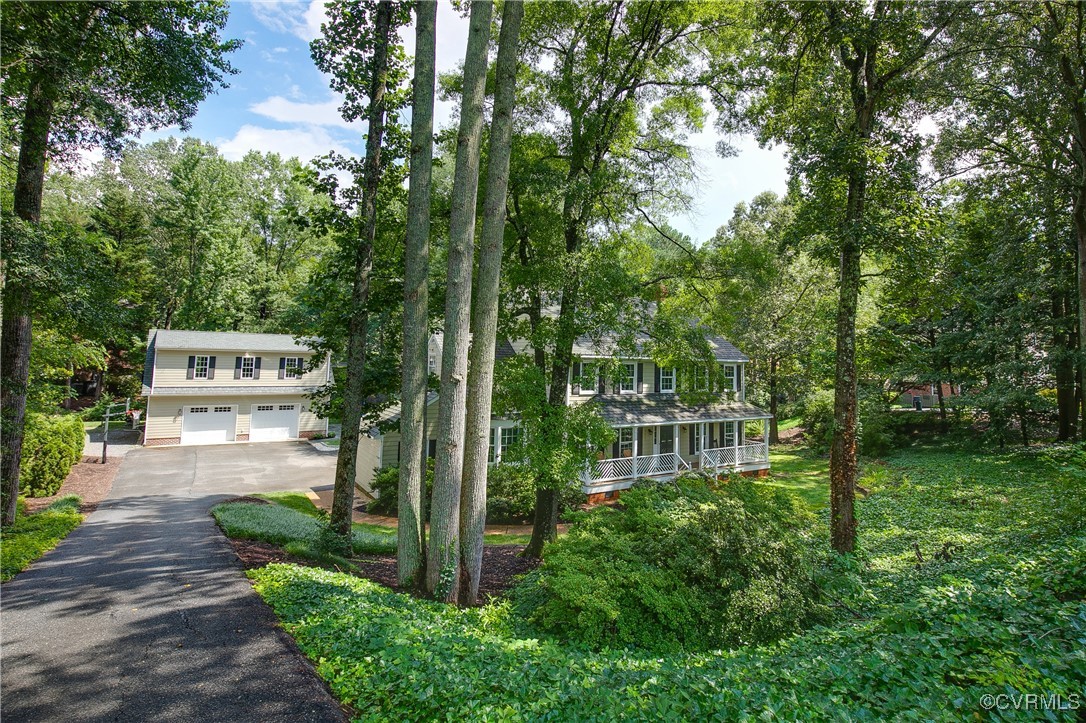 207 Running Cedar Ln