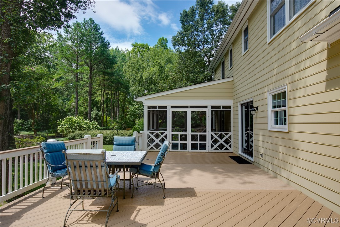 207 Running Cedar Ln