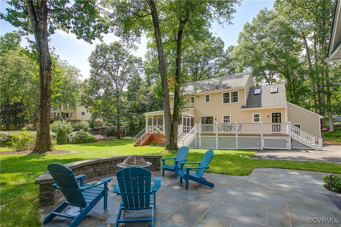 207 Running Cedar Ln