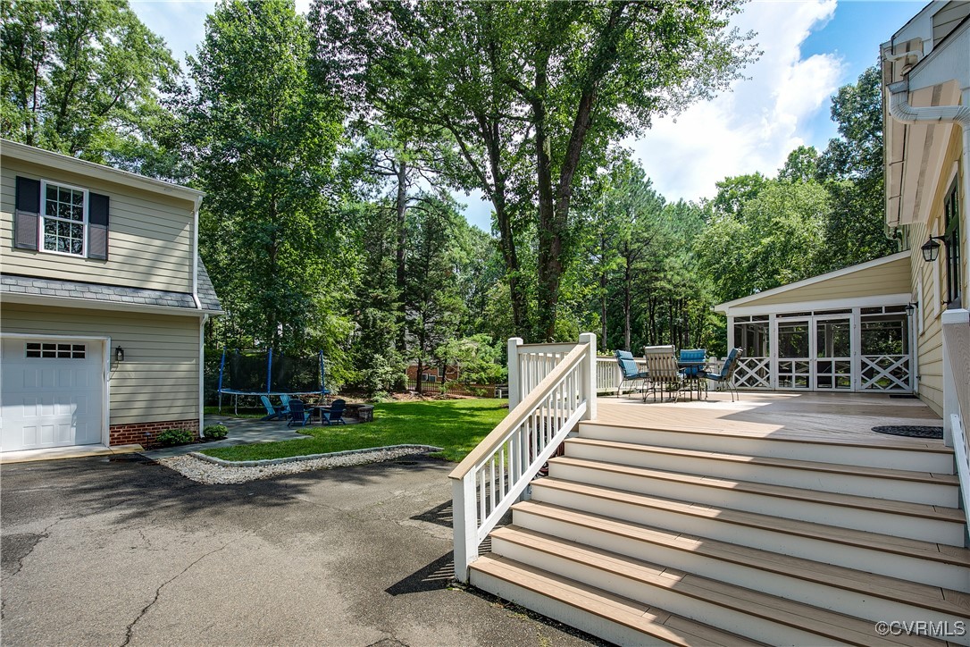 207 Running Cedar Ln