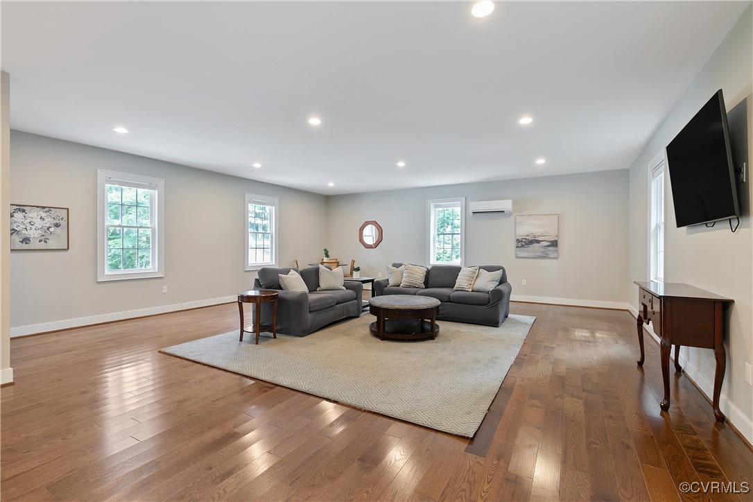 207 Running Cedar Ln