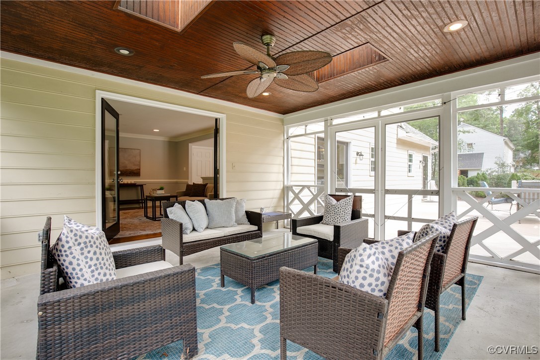 207 Running Cedar Ln