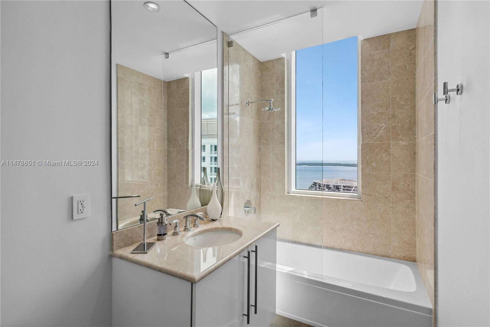 901 Brickell Key Blvd # 3208