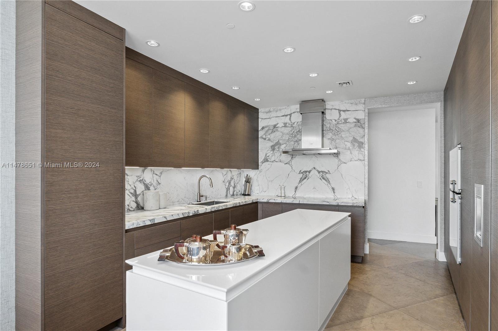 901 Brickell Key Blvd # 3208
