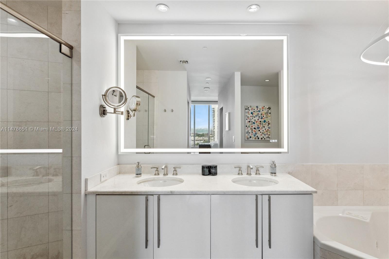 901 Brickell Key Blvd # 3208