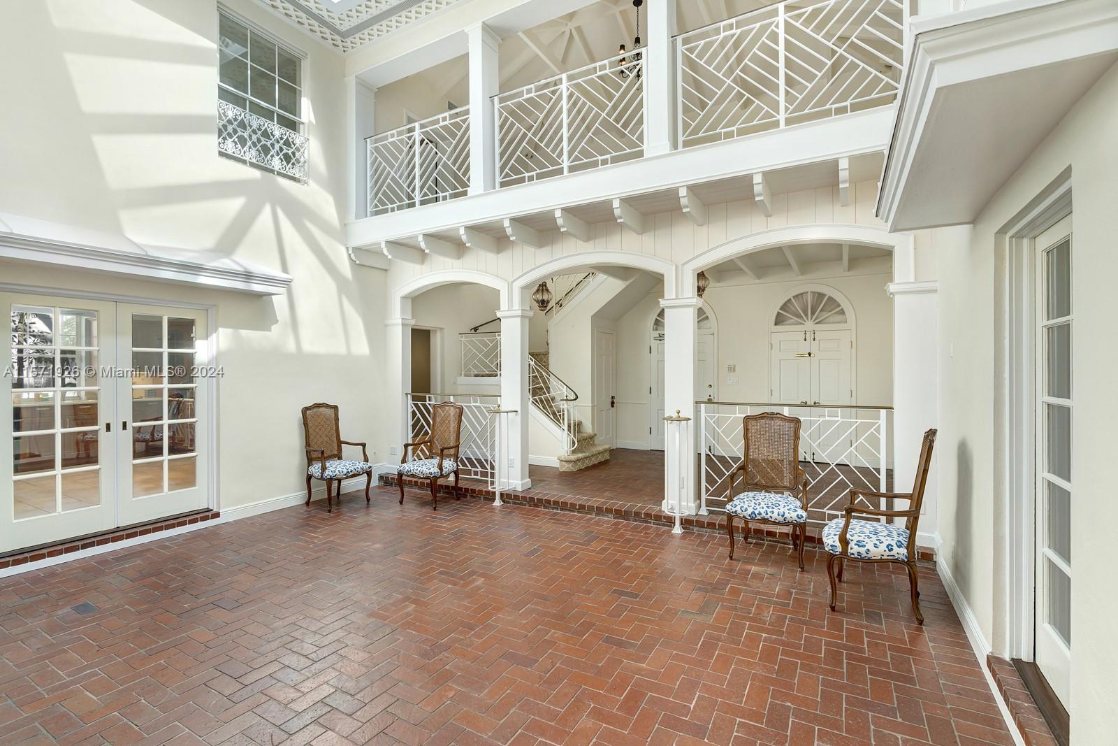 4600 Santa Maria St