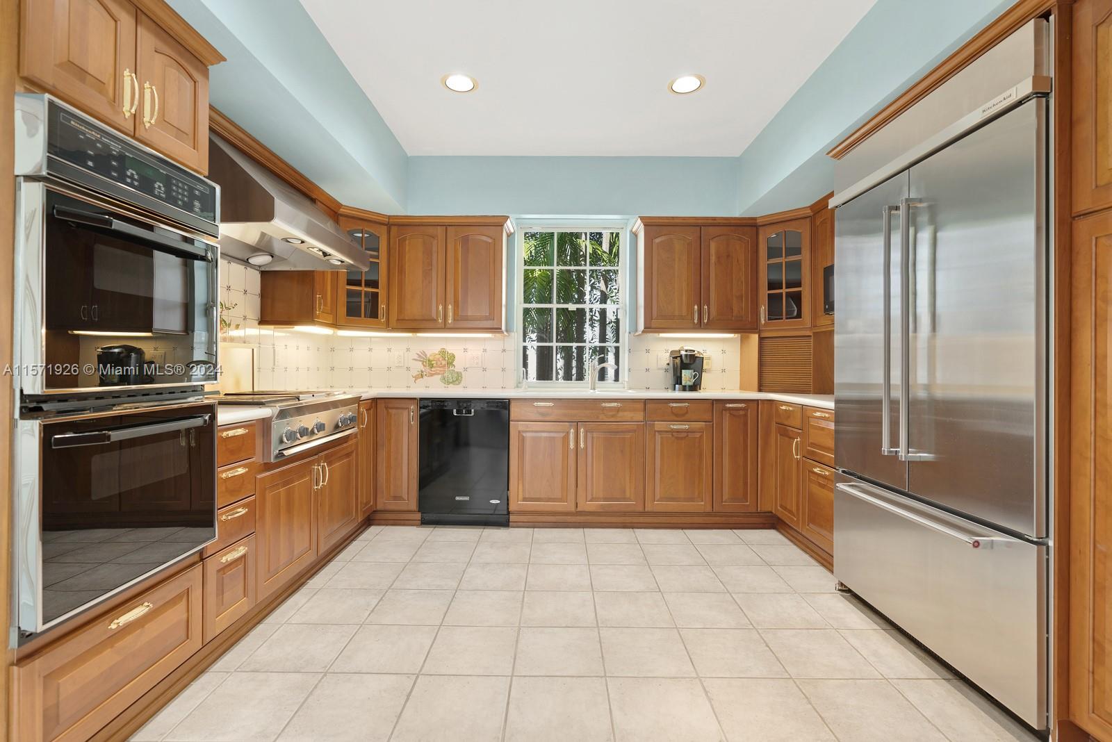 4600 Santa Maria St
