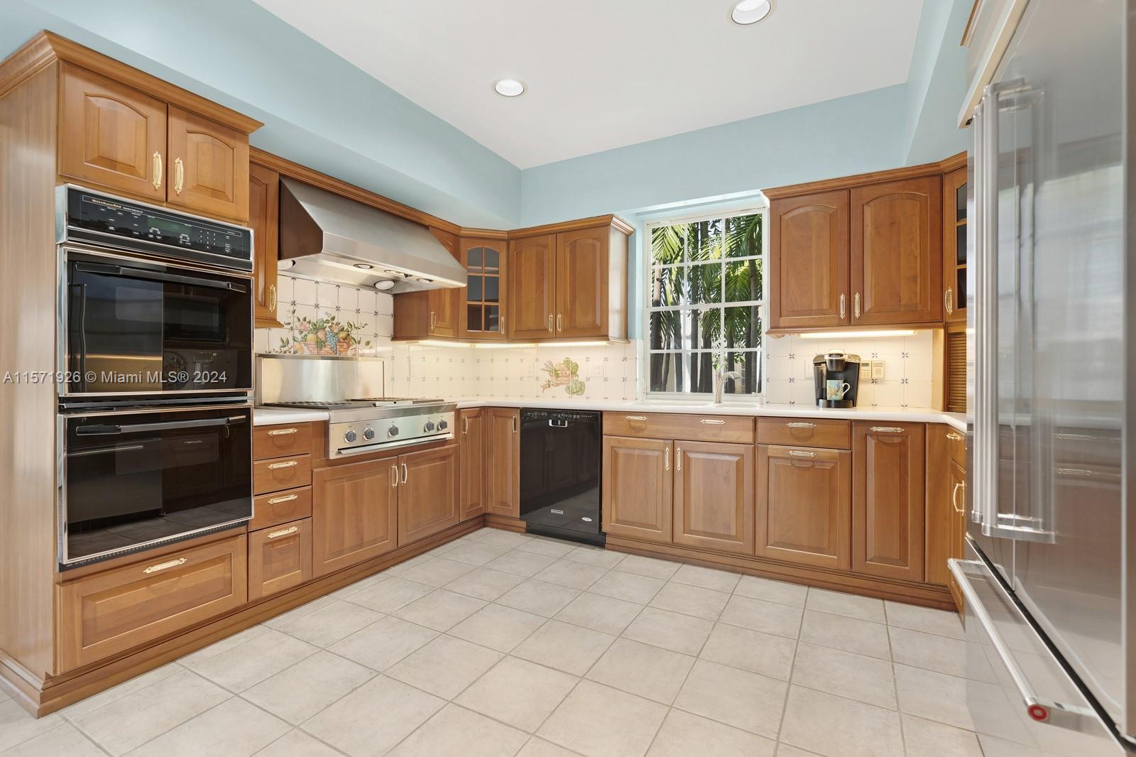 4600 Santa Maria St