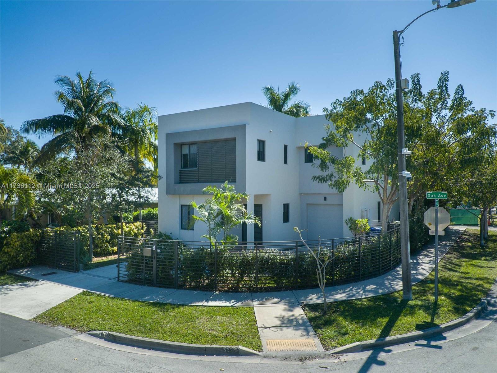 3480 Oak Ave