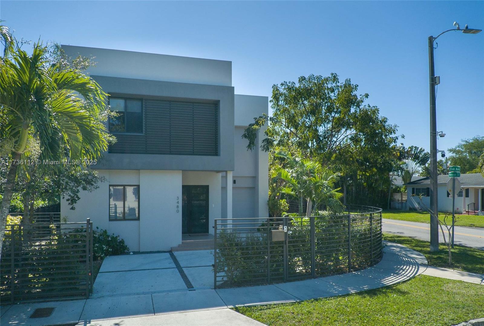 3480 Oak Ave