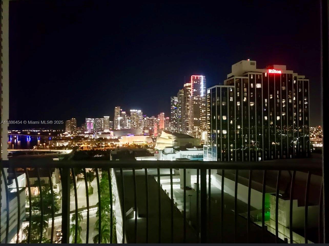 1750 N Bayshore Dr # 1218