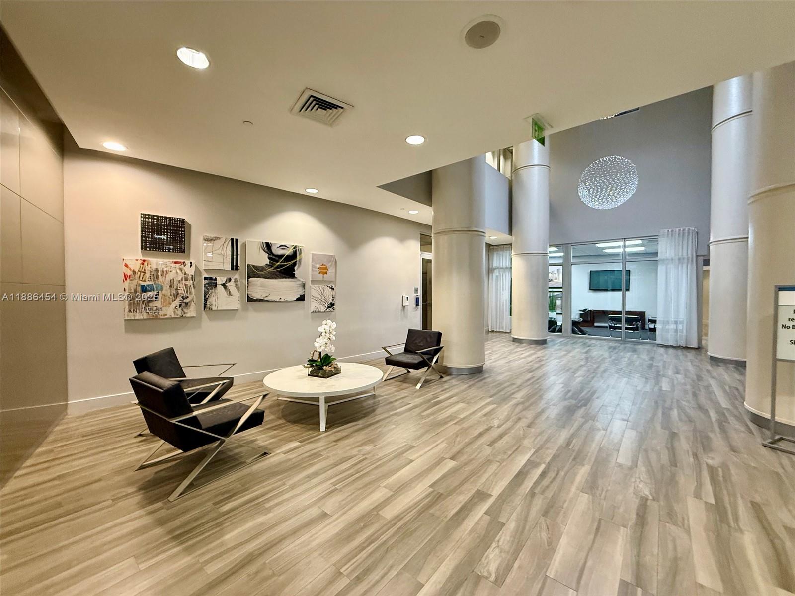 1750 N Bayshore Dr # 1218