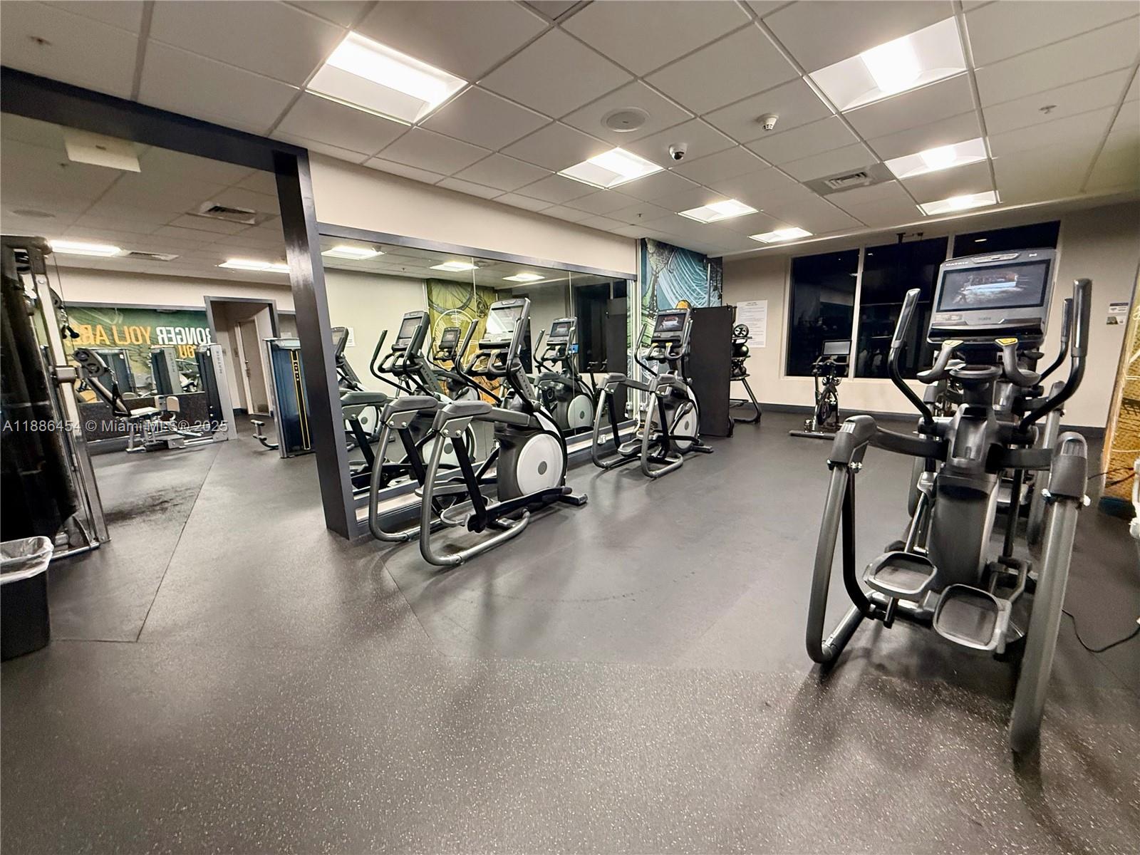 1750 N Bayshore Dr # 1218