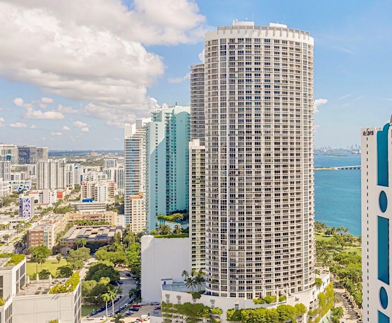 1750 N Bayshore Dr # 1218