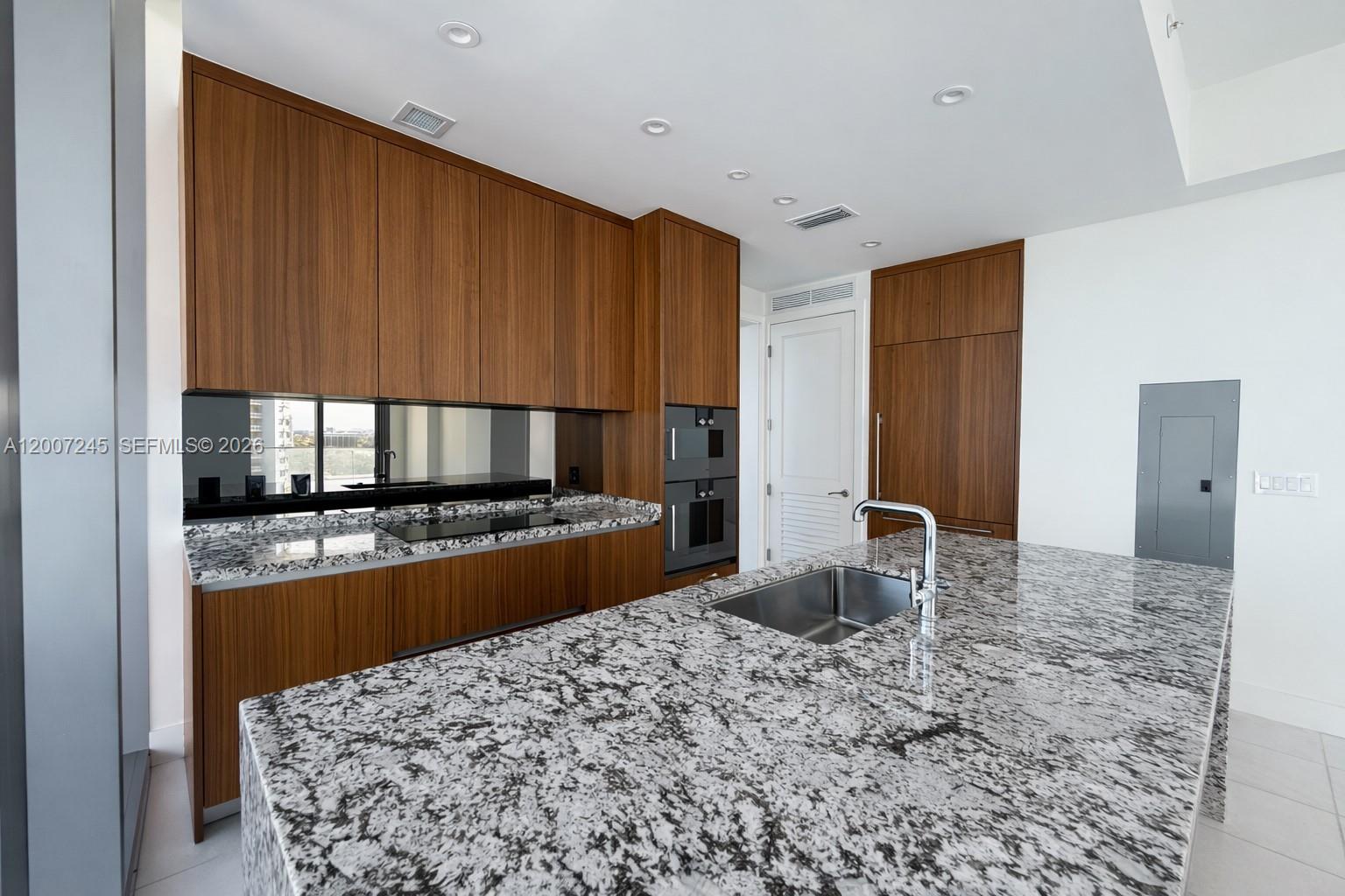 175 SE 25th Rd # 1204