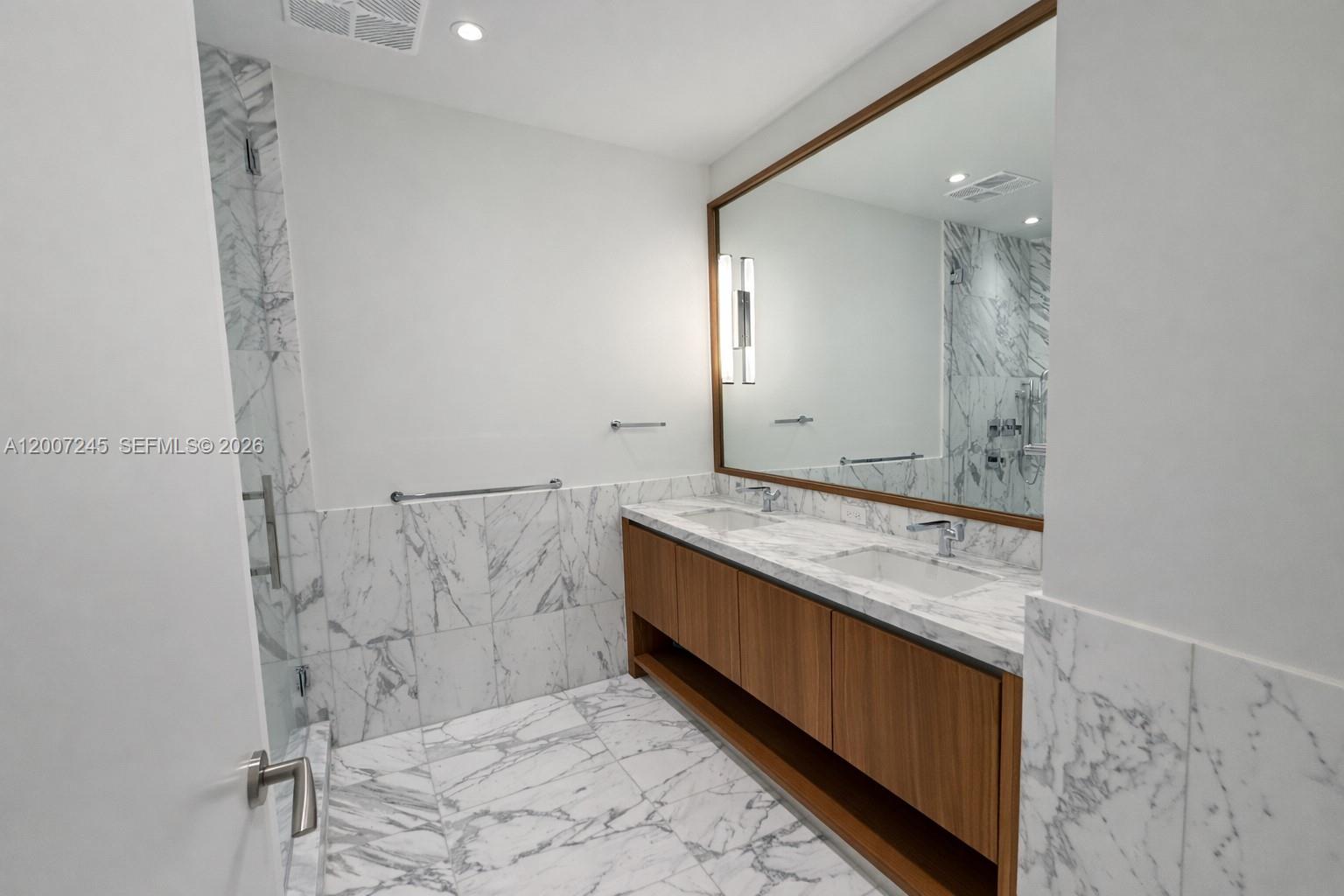 175 SE 25th Rd # 1204