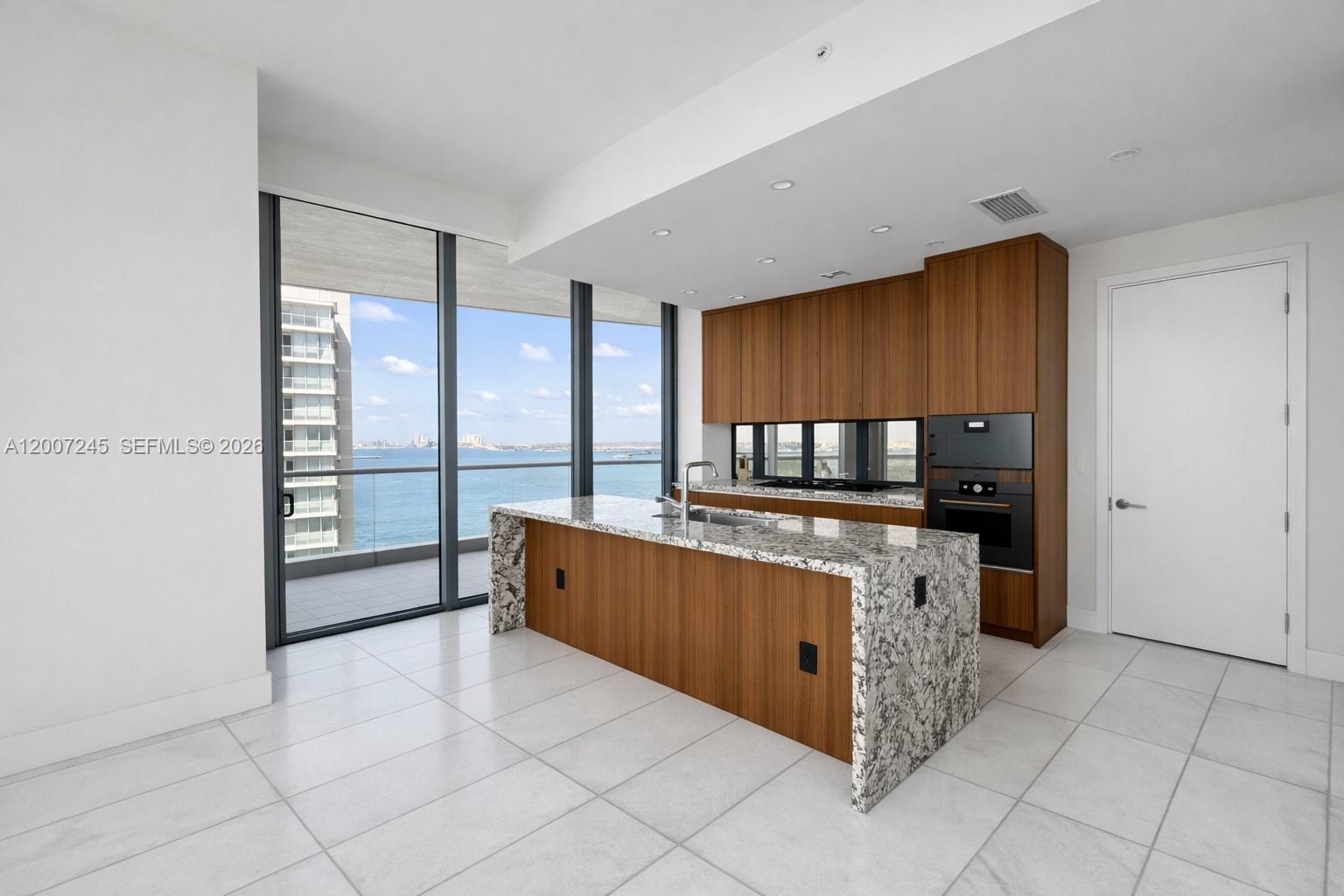 175 SE 25th Rd # 1204
