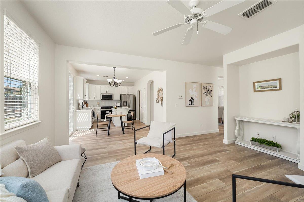 1900 Pyramid Creek Drive