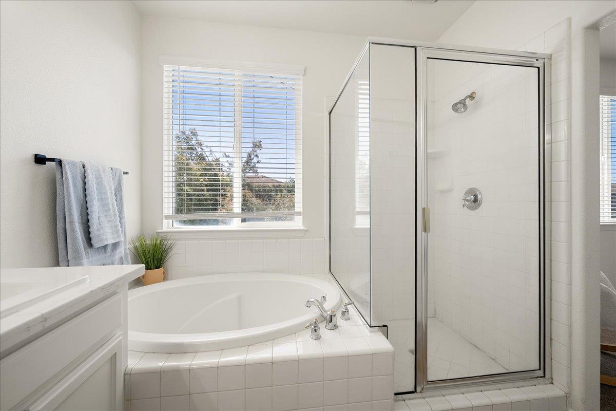 1900 Pyramid Creek Drive