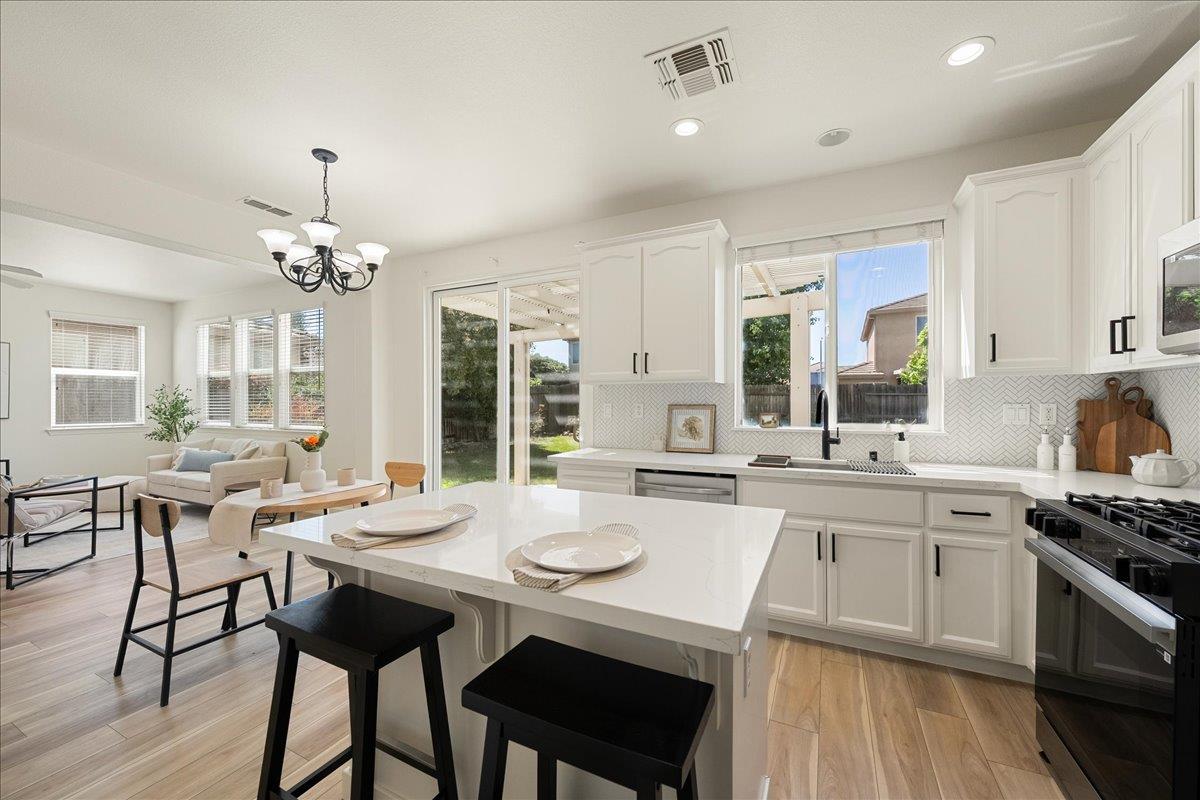 1900 Pyramid Creek Drive