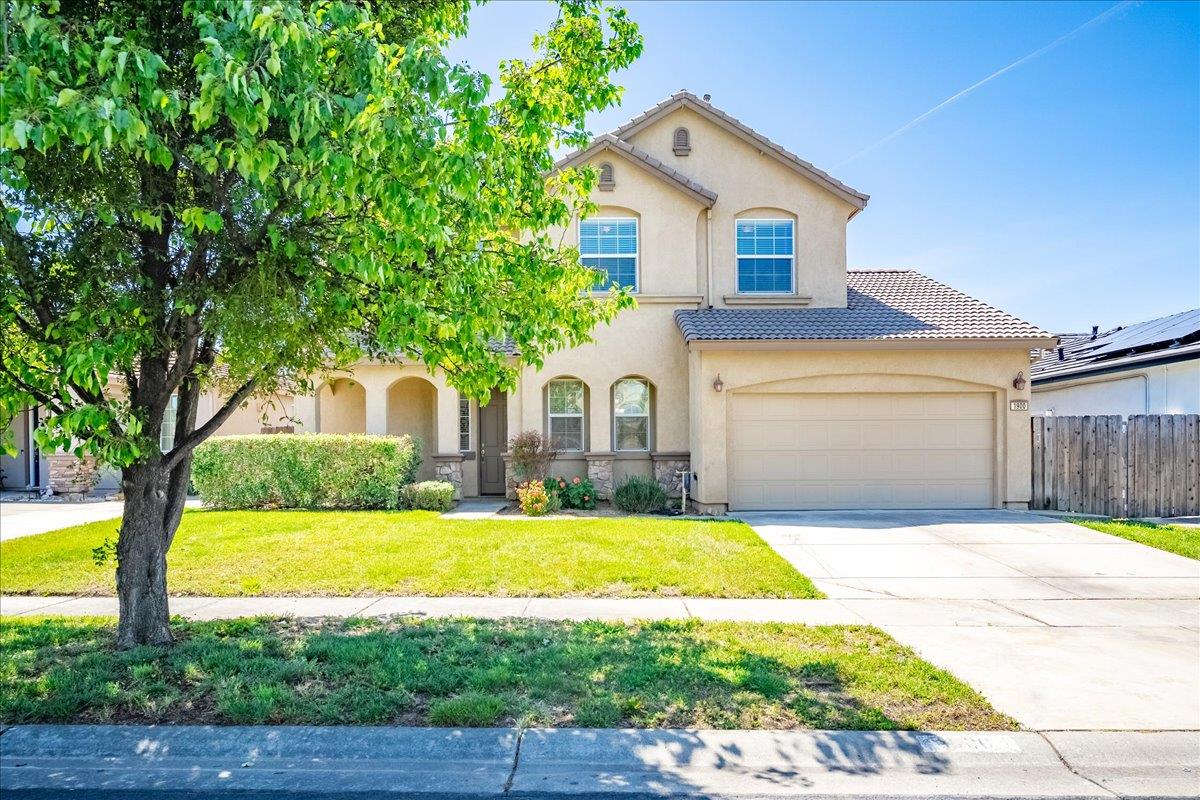 1900 Pyramid Creek Drive