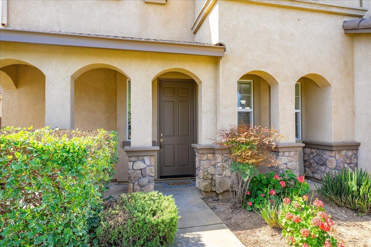 1900 Pyramid Creek Drive