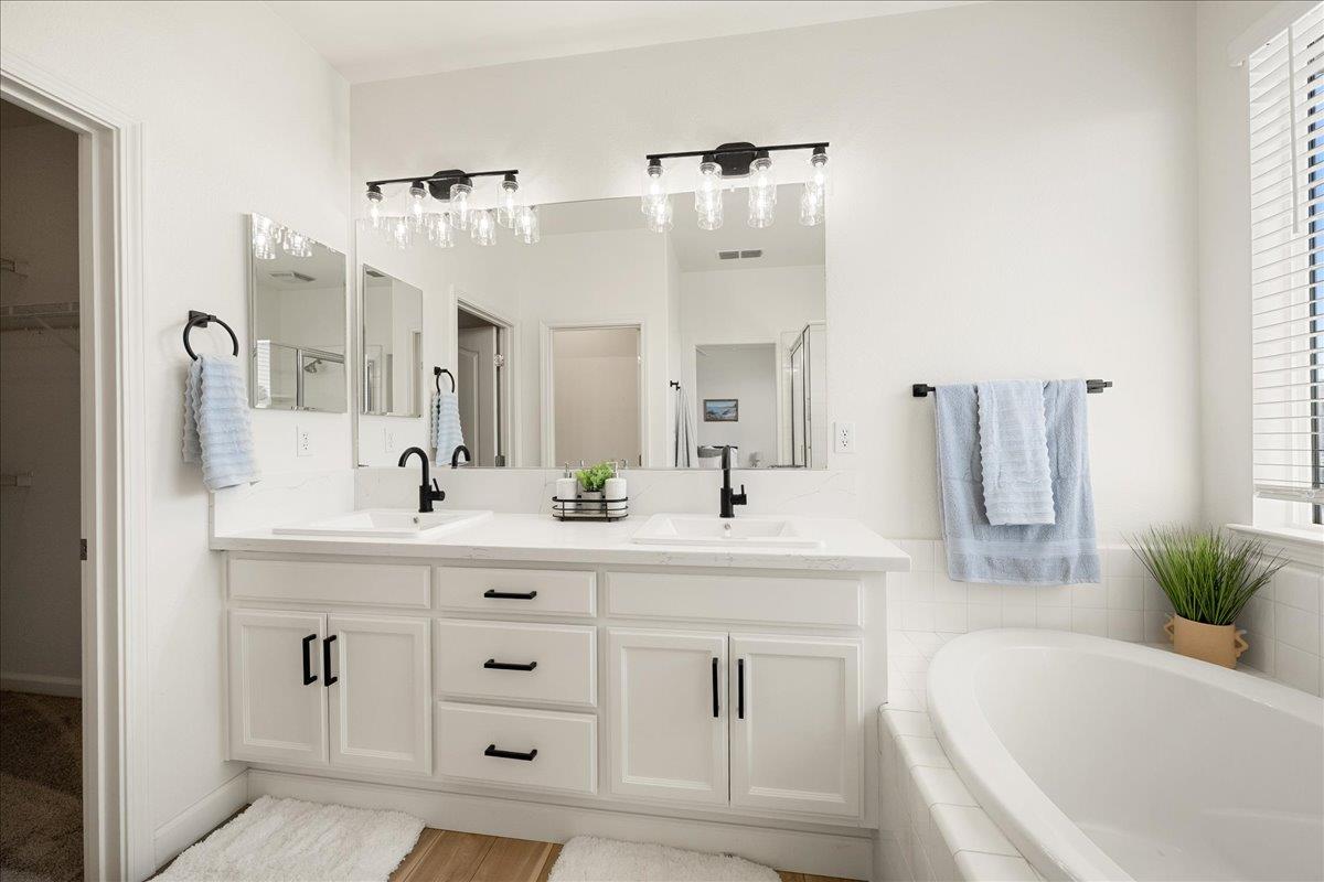 1900 Pyramid Creek Drive