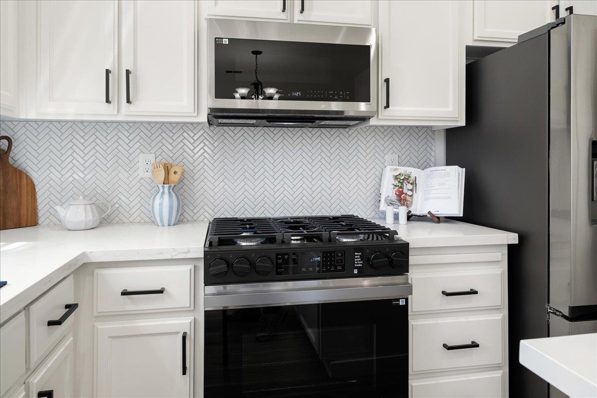 1900 Pyramid Creek Drive