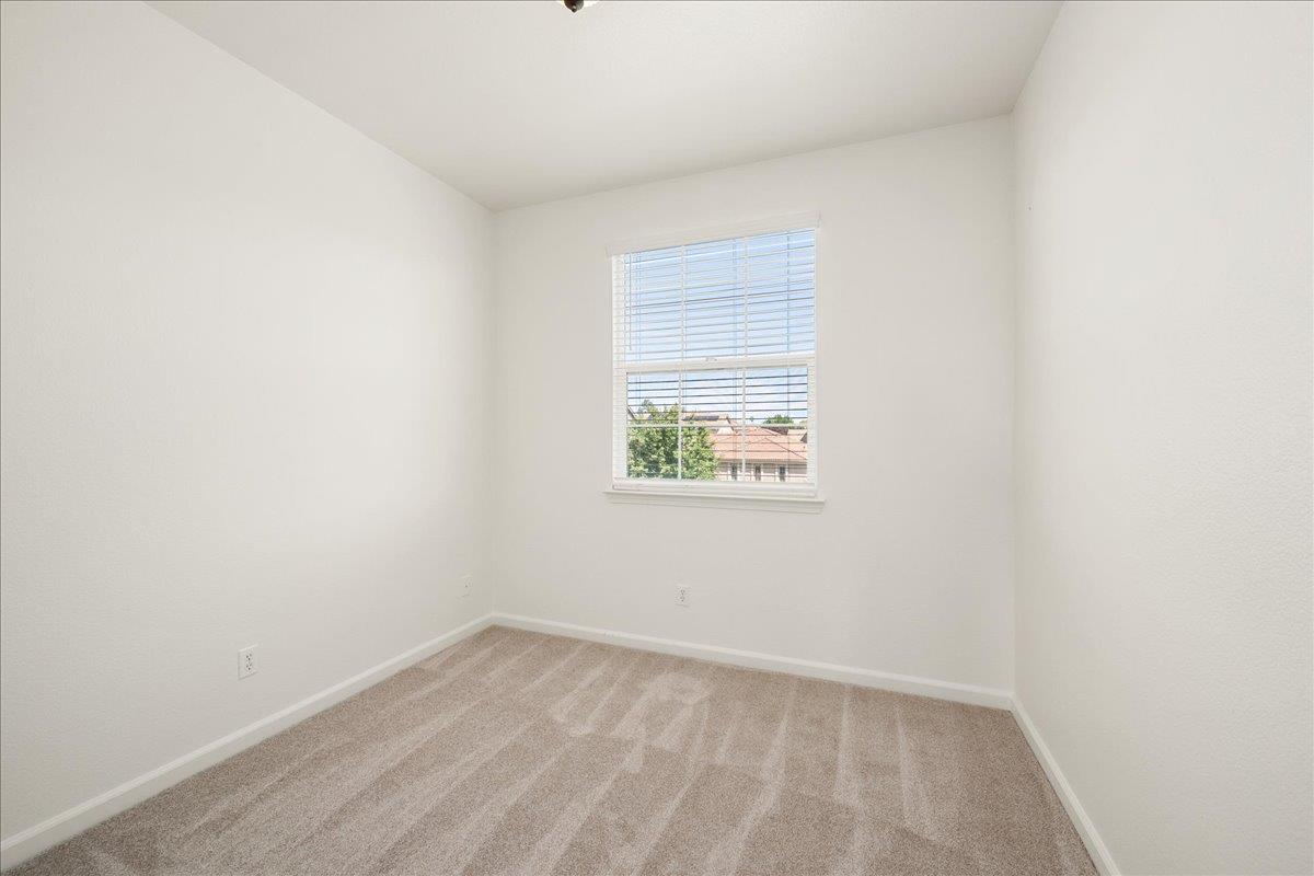 1900 Pyramid Creek Drive