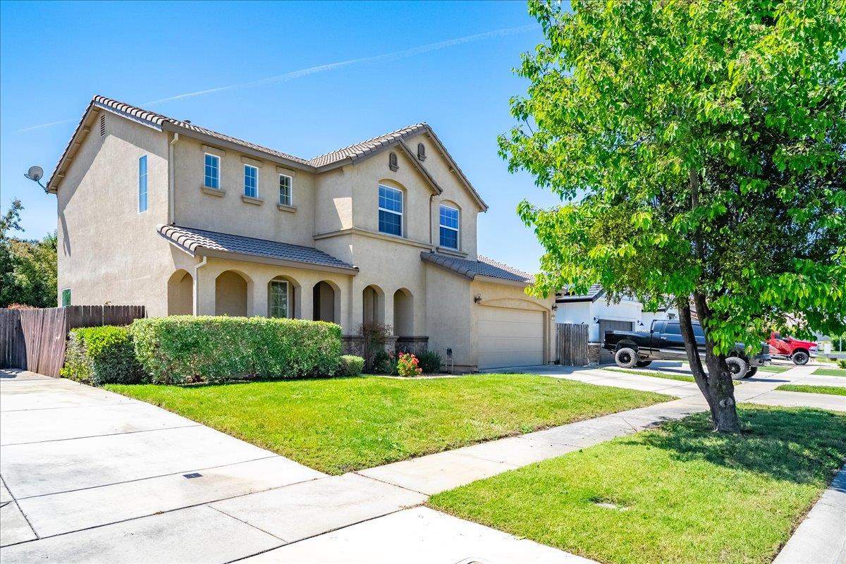 1900 Pyramid Creek Drive