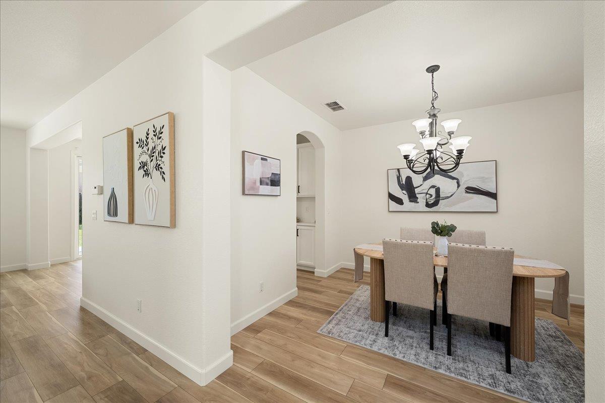 1900 Pyramid Creek Drive