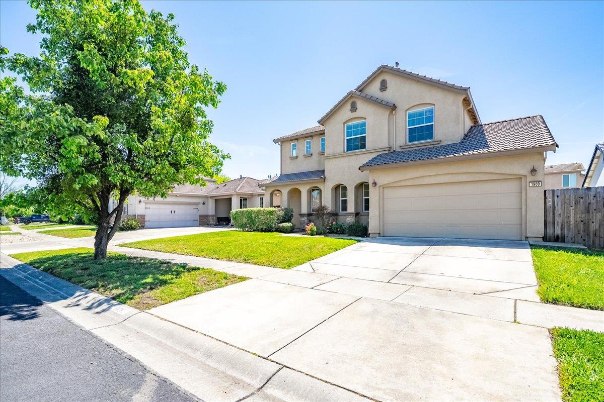 1900 Pyramid Creek Drive