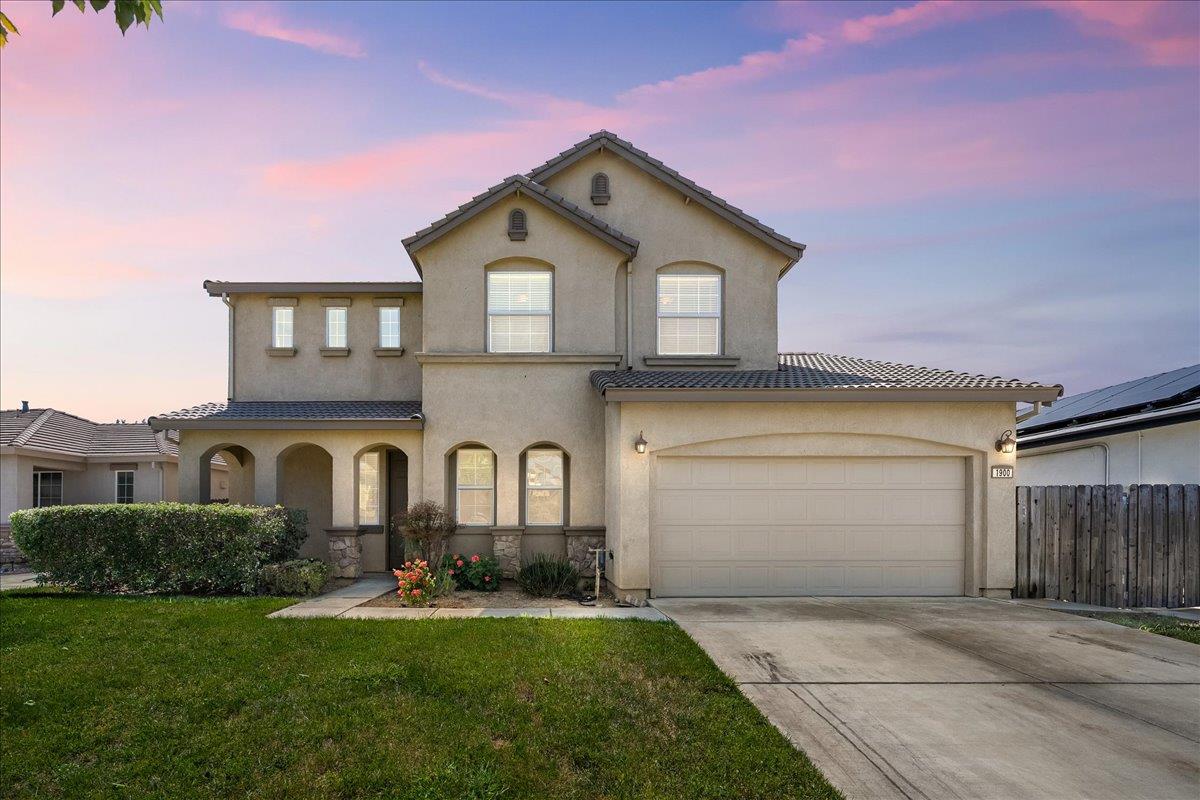 1900 Pyramid Creek Drive