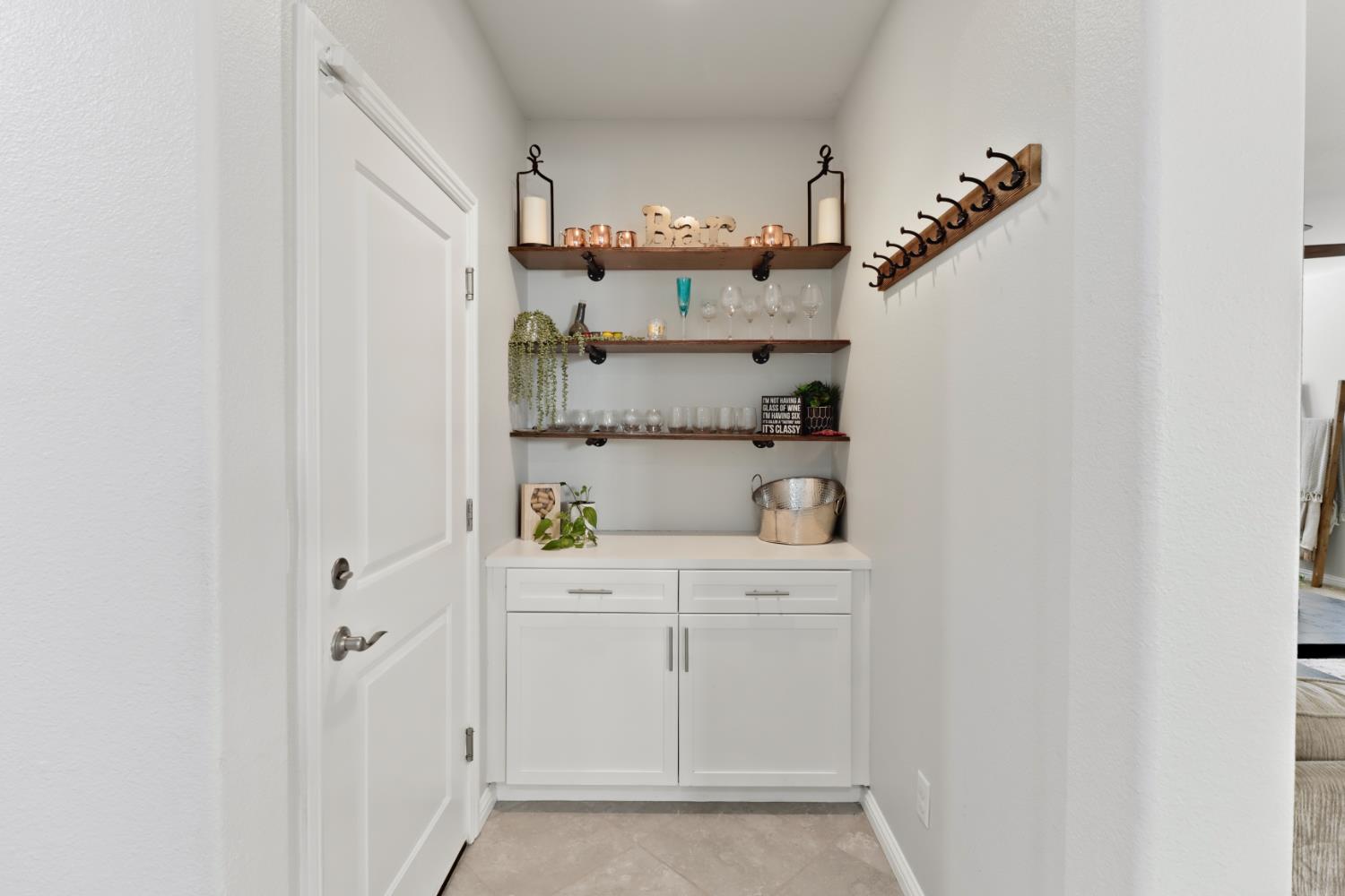 512 Alessandria Place