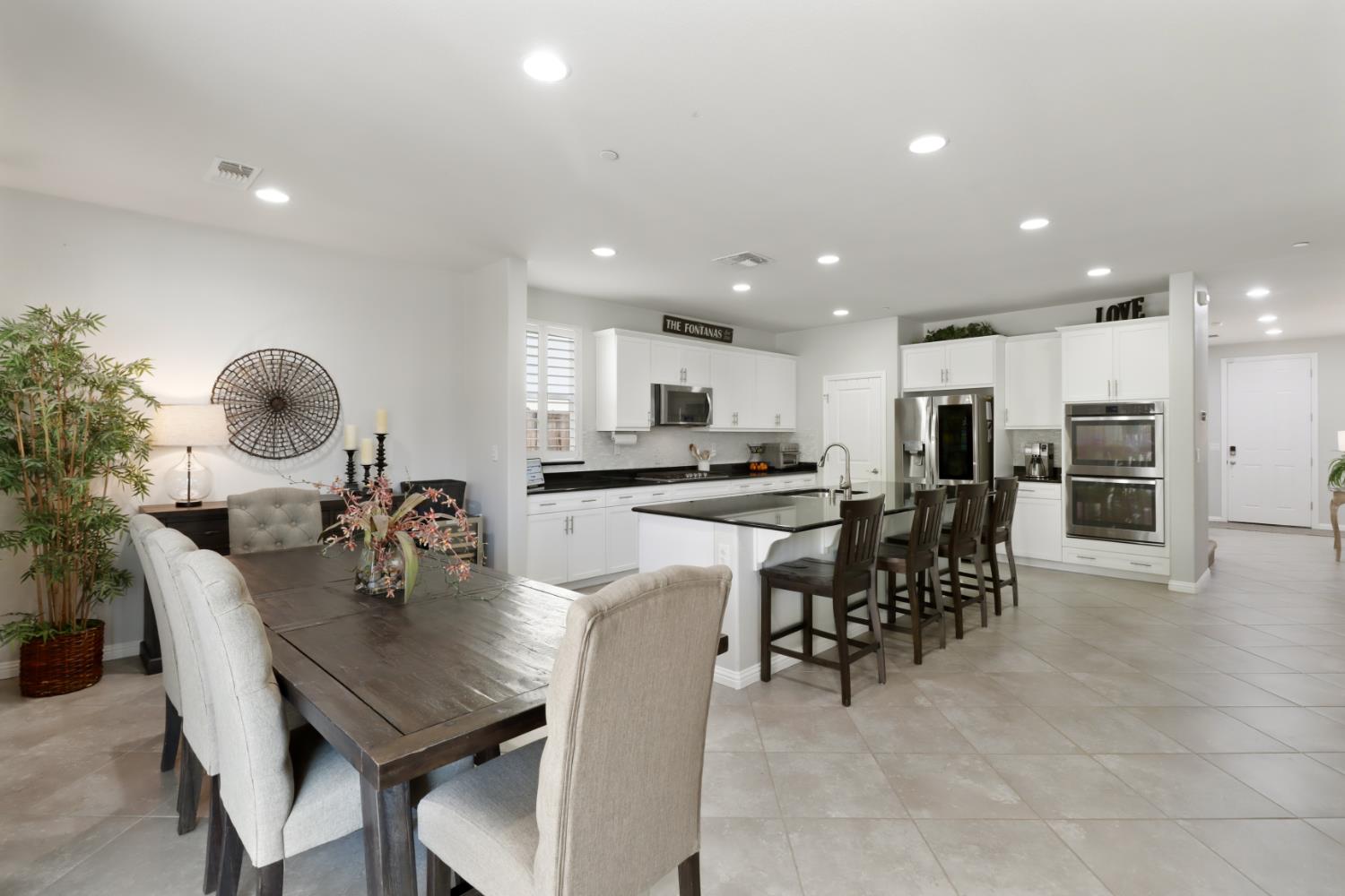 512 Alessandria Place