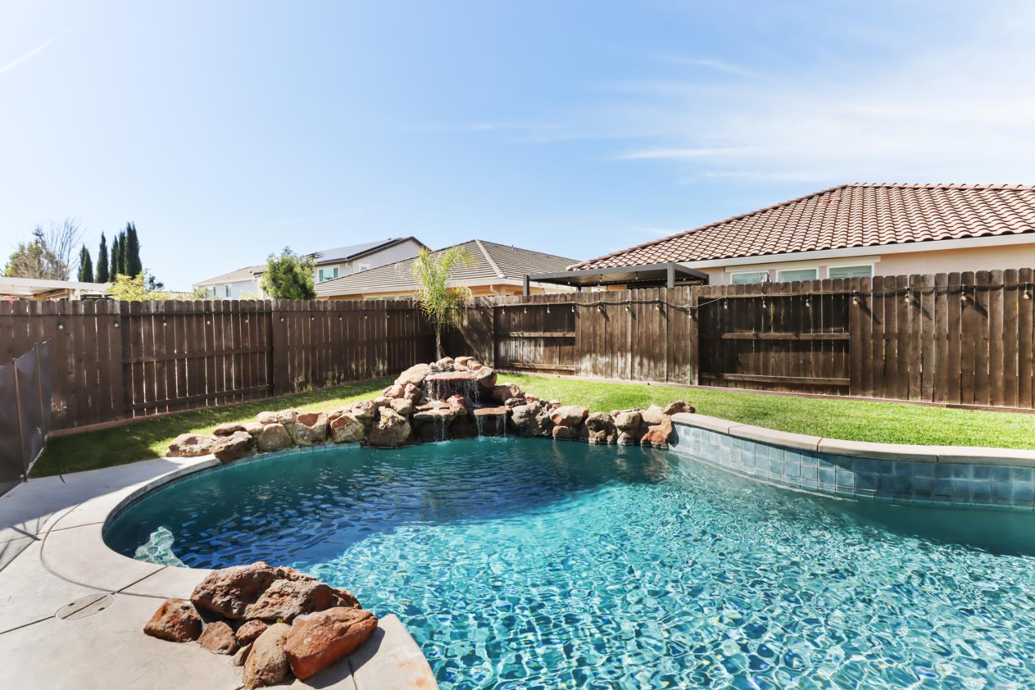 512 Alessandria Place