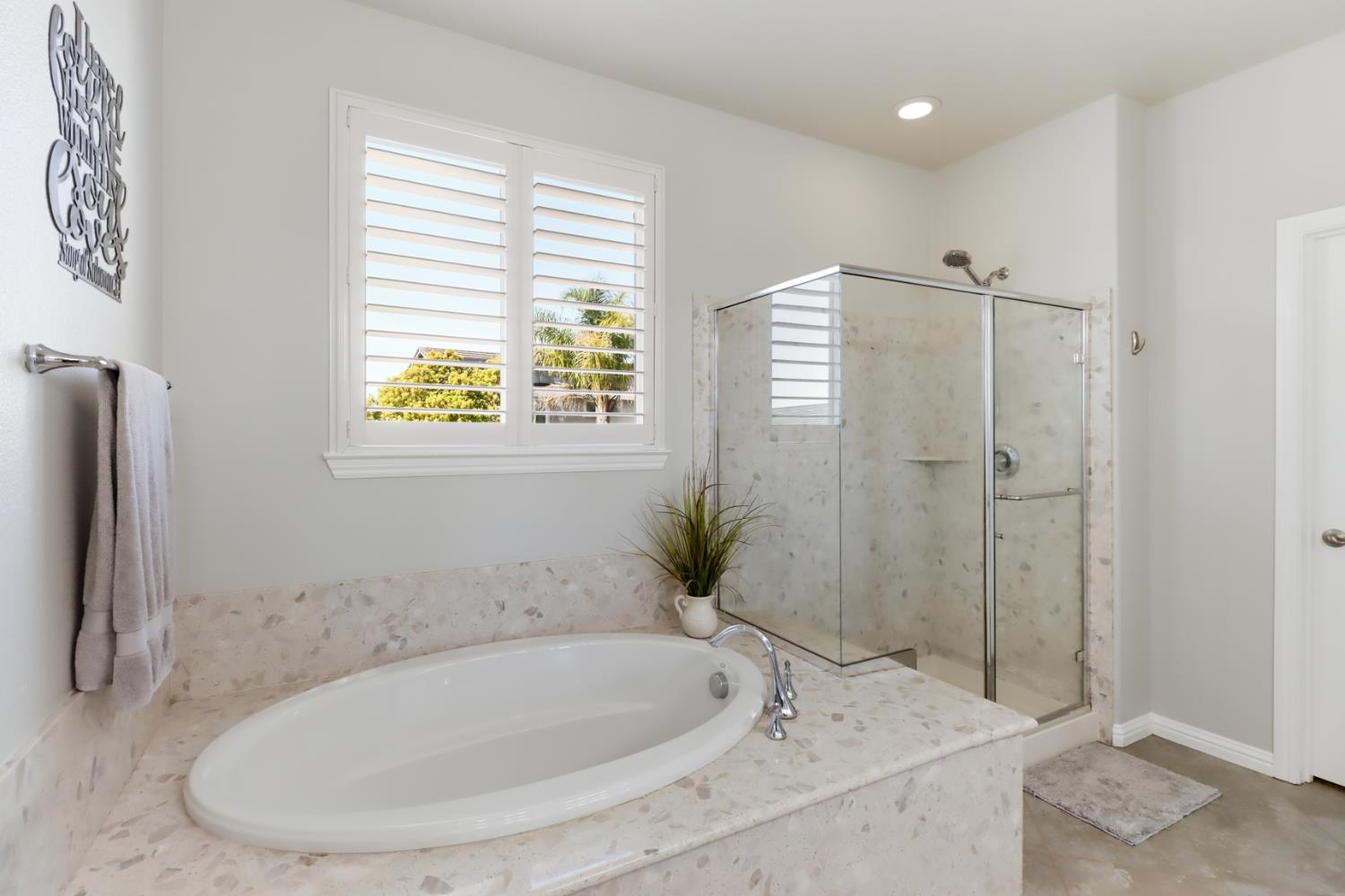 512 Alessandria Place