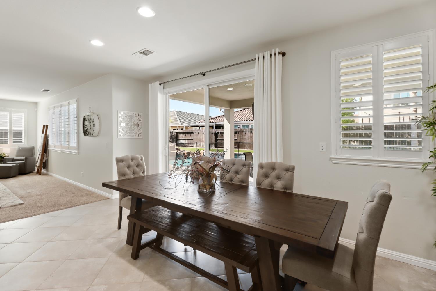 512 Alessandria Place