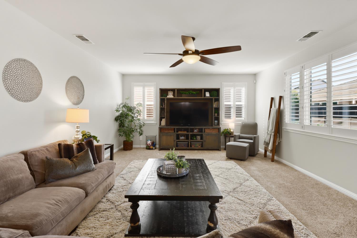 512 Alessandria Place