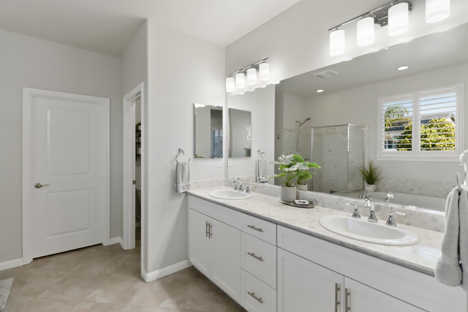 512 Alessandria Place