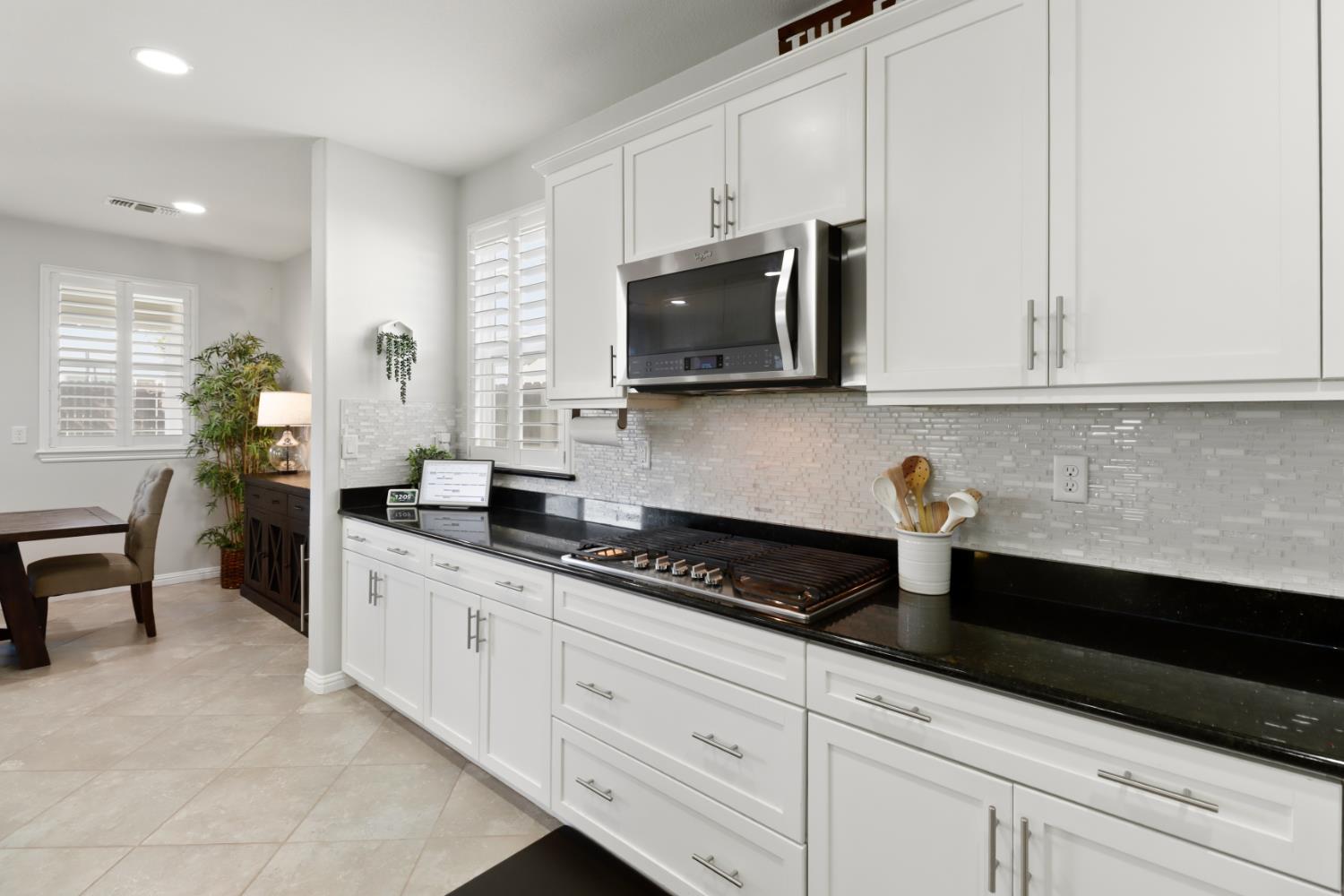 512 Alessandria Place