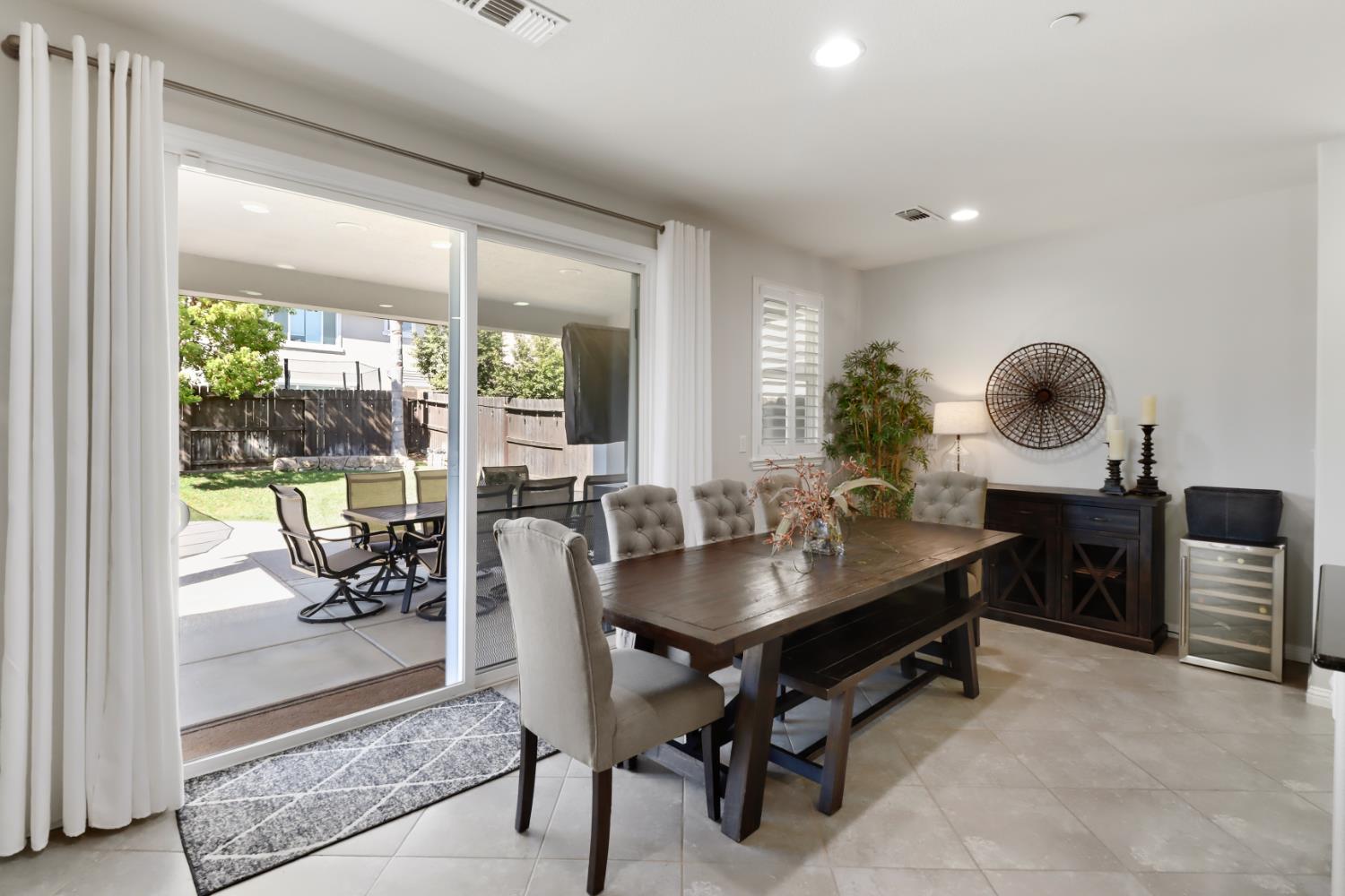 512 Alessandria Place