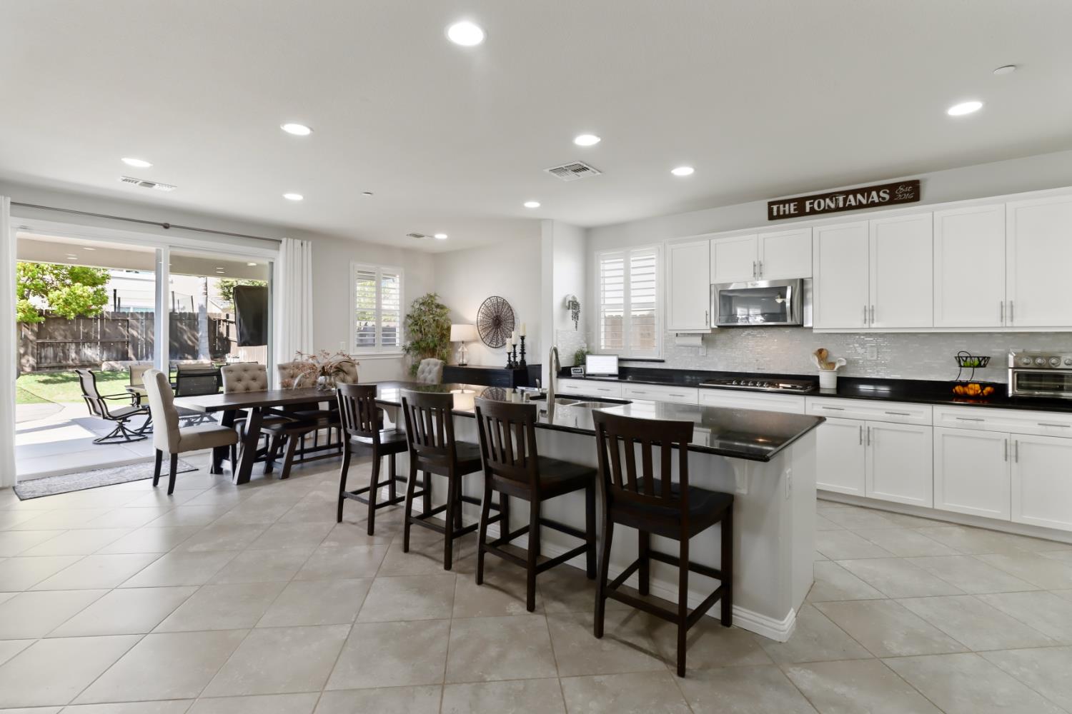 512 Alessandria Place