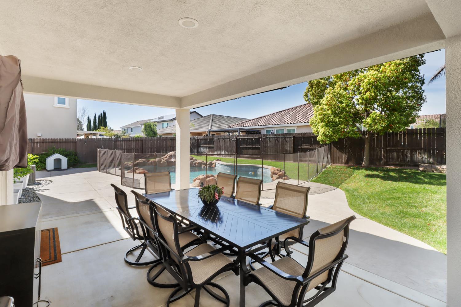 512 Alessandria Place